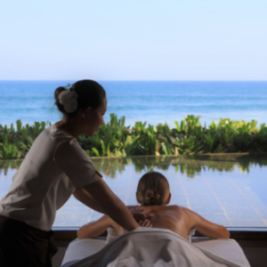 【ザ サマヤ スミニャック バリ】オーシャンビューのスパルームで心地よい波音に包まれ贅沢なトリートメント/オンザビーチの5つ星ヴィラ